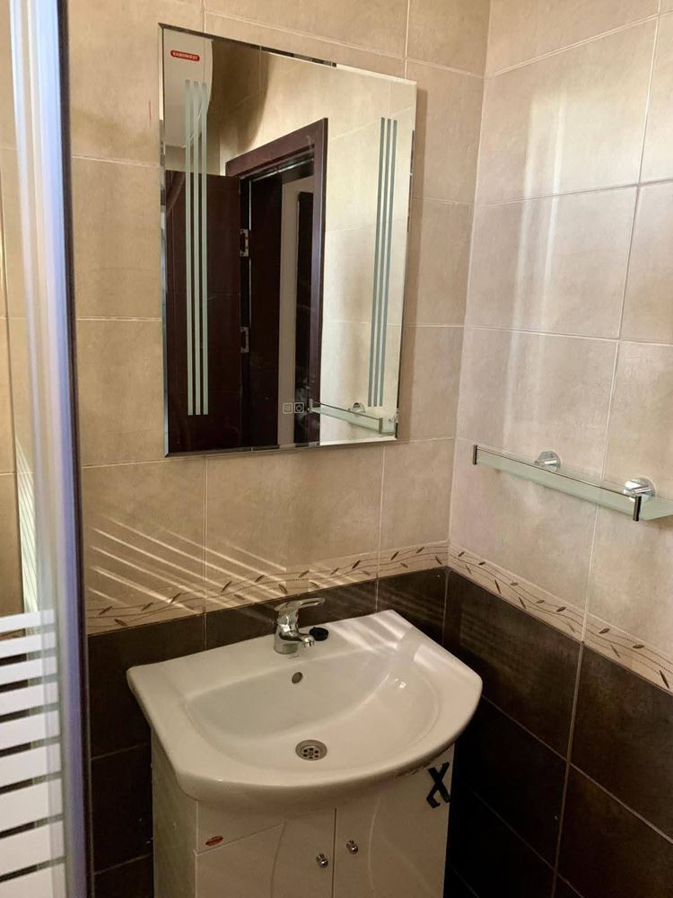 Двуетажна самостоятелна къща в с. Горица – напълно обновен дом с двор и прекрасна веранда