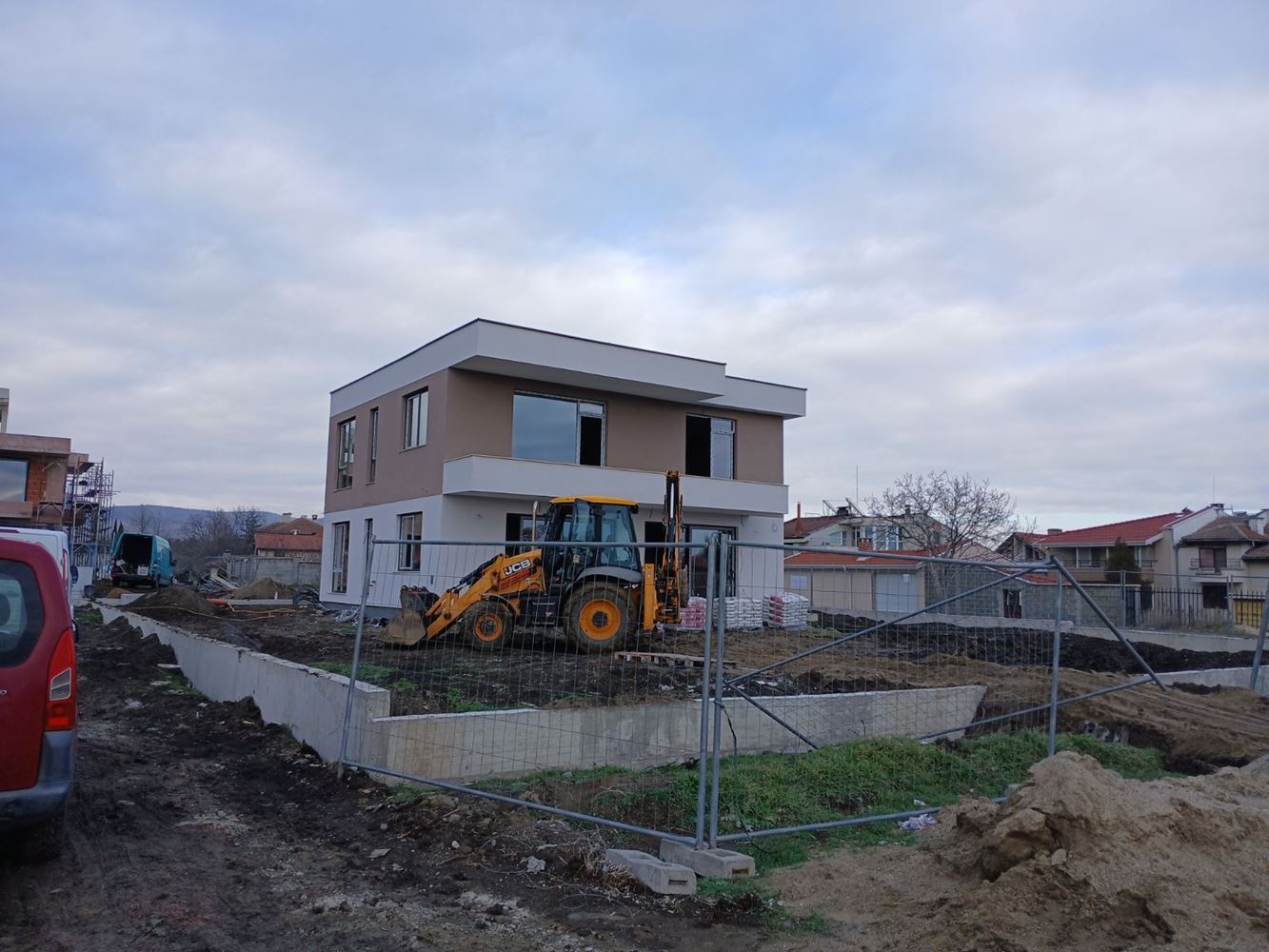Модерна къща с пет стаи и 400 м² двор, без такса поддръжка във Ветрен, Бургас