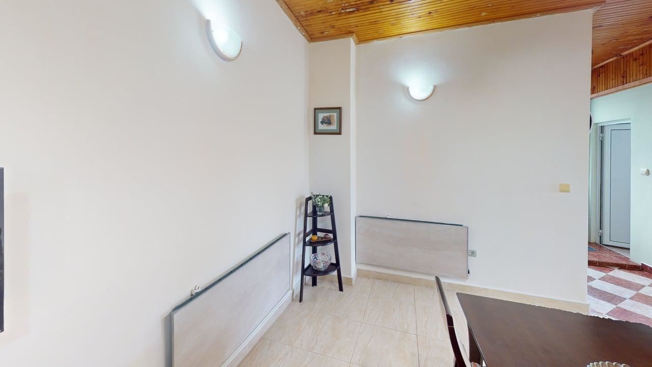 Двуетажна къща в село Порой - спокойствие, простор и уют близо до морето